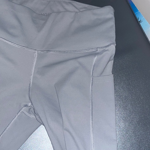 amazon hofi gray pocket leggings - Picture 2 of 4
